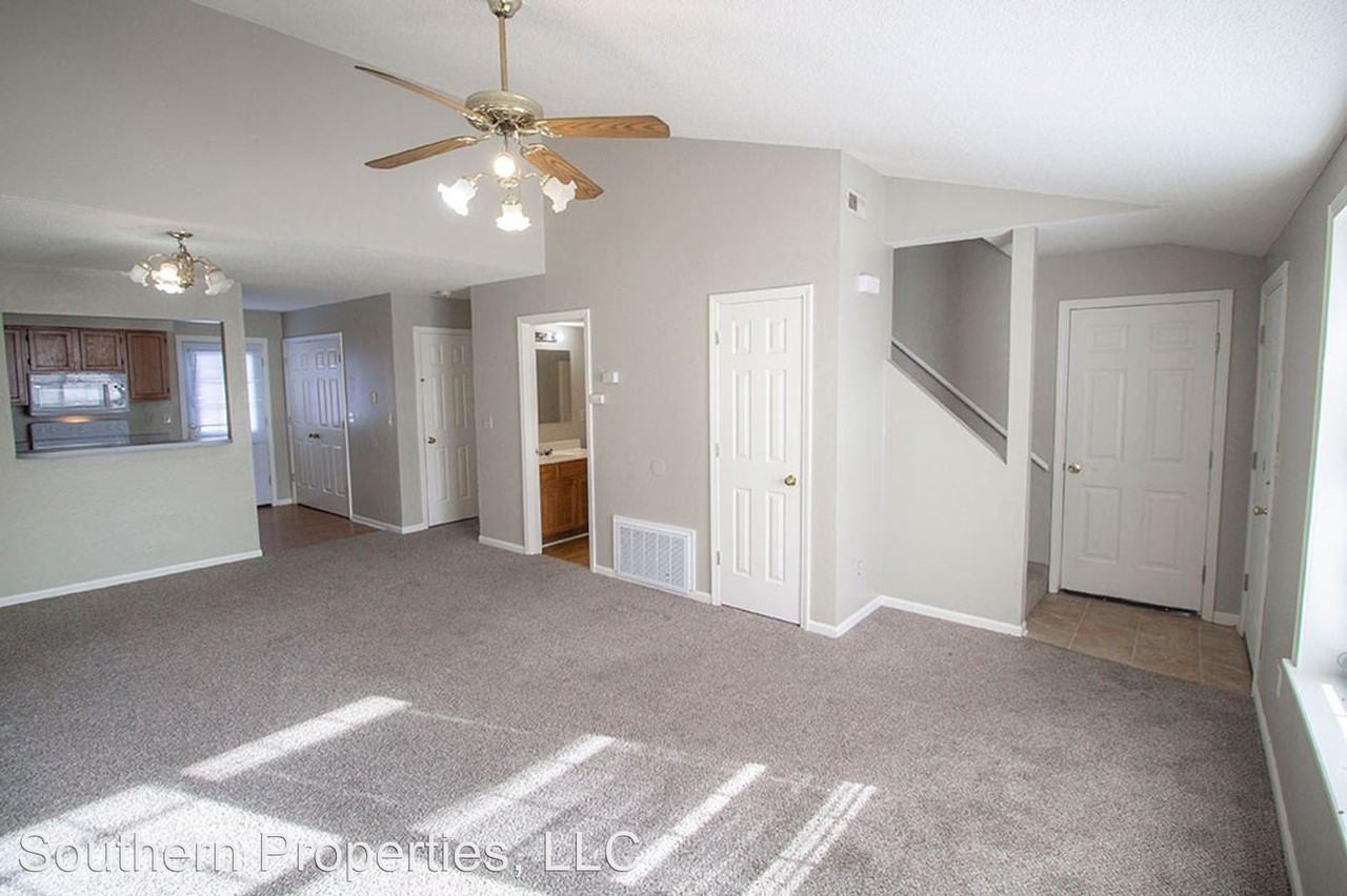 647 W Country Squire Ct - Photo 3 of 29