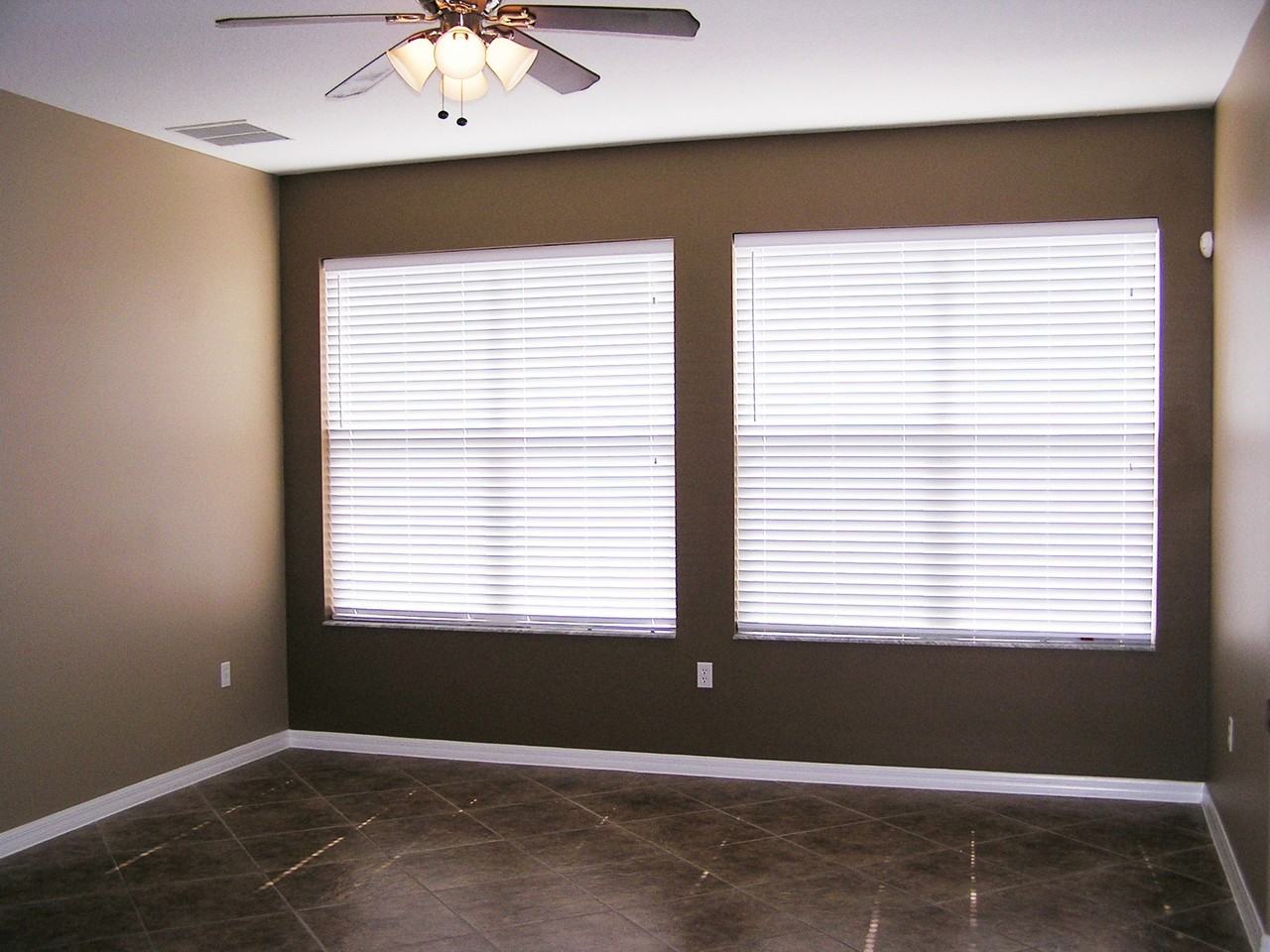 3491 Heath Dr - Photo 3 of 9