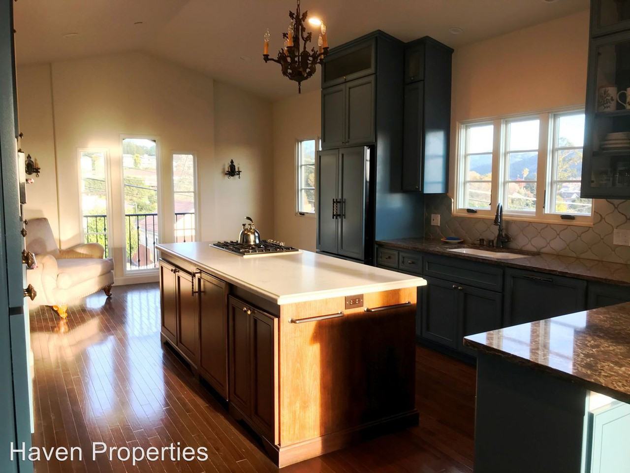 Le Point Street - Photo 3 of 50