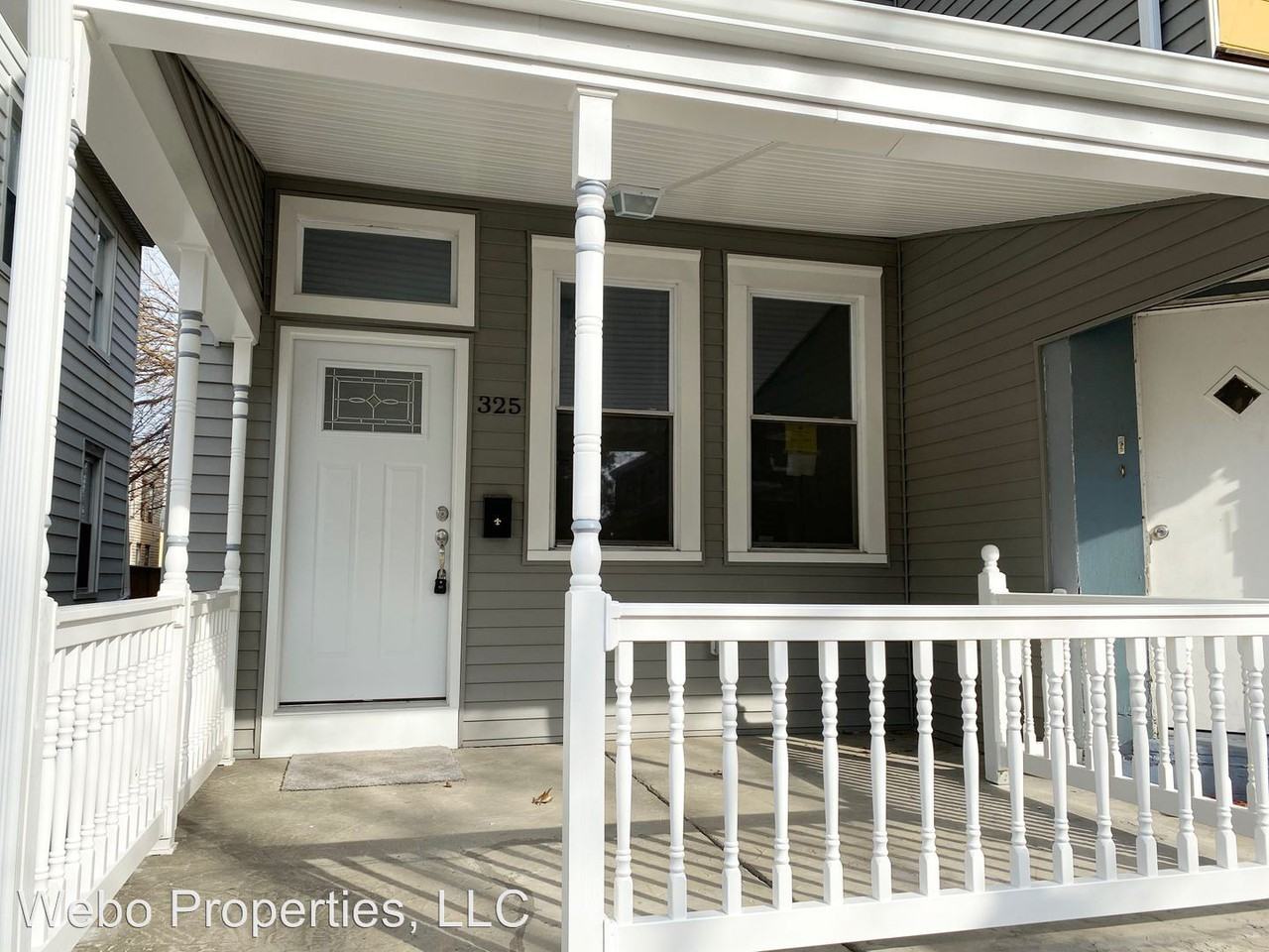 325 Monmouth - Photo 3 of 13