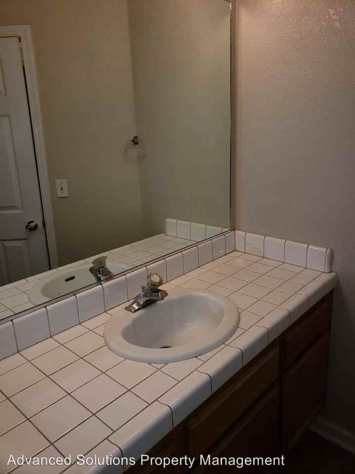 4327 Agnes May Dr - Photo 2 of 17