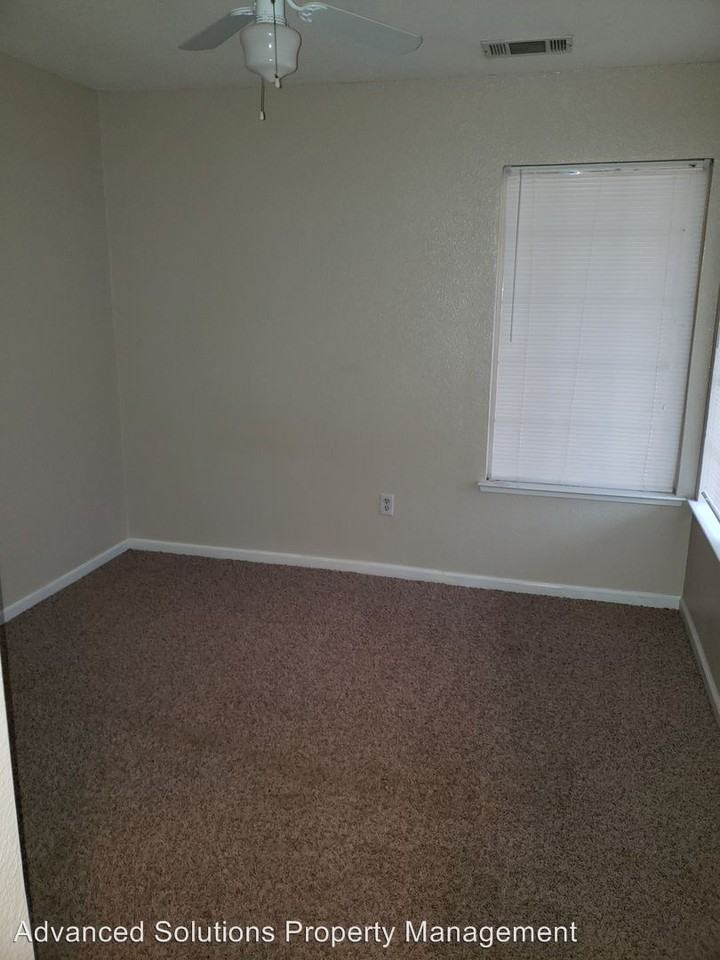 4327 Agnes May Dr - Photo 3 of 17