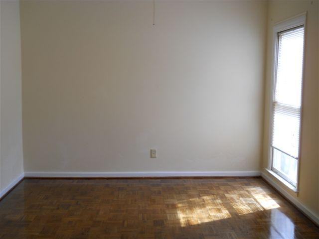 326 Hardaway Ct - Photo 3 of 10