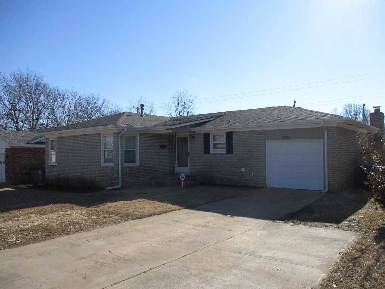 8910 E Marshall St - Photo 2 of 14