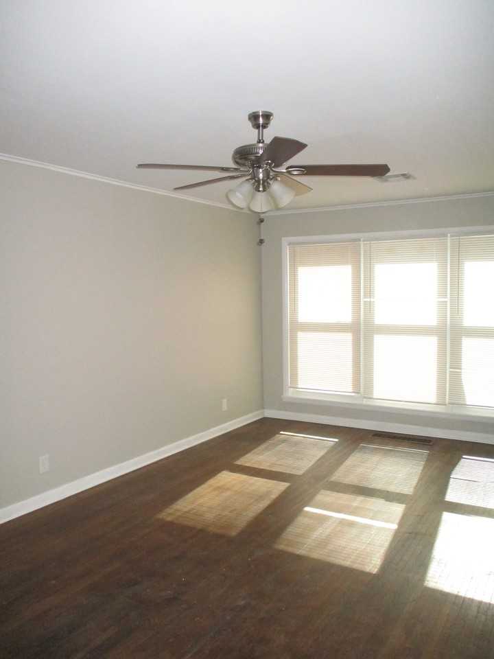 8910 E Marshall St - Photo 3 of 14