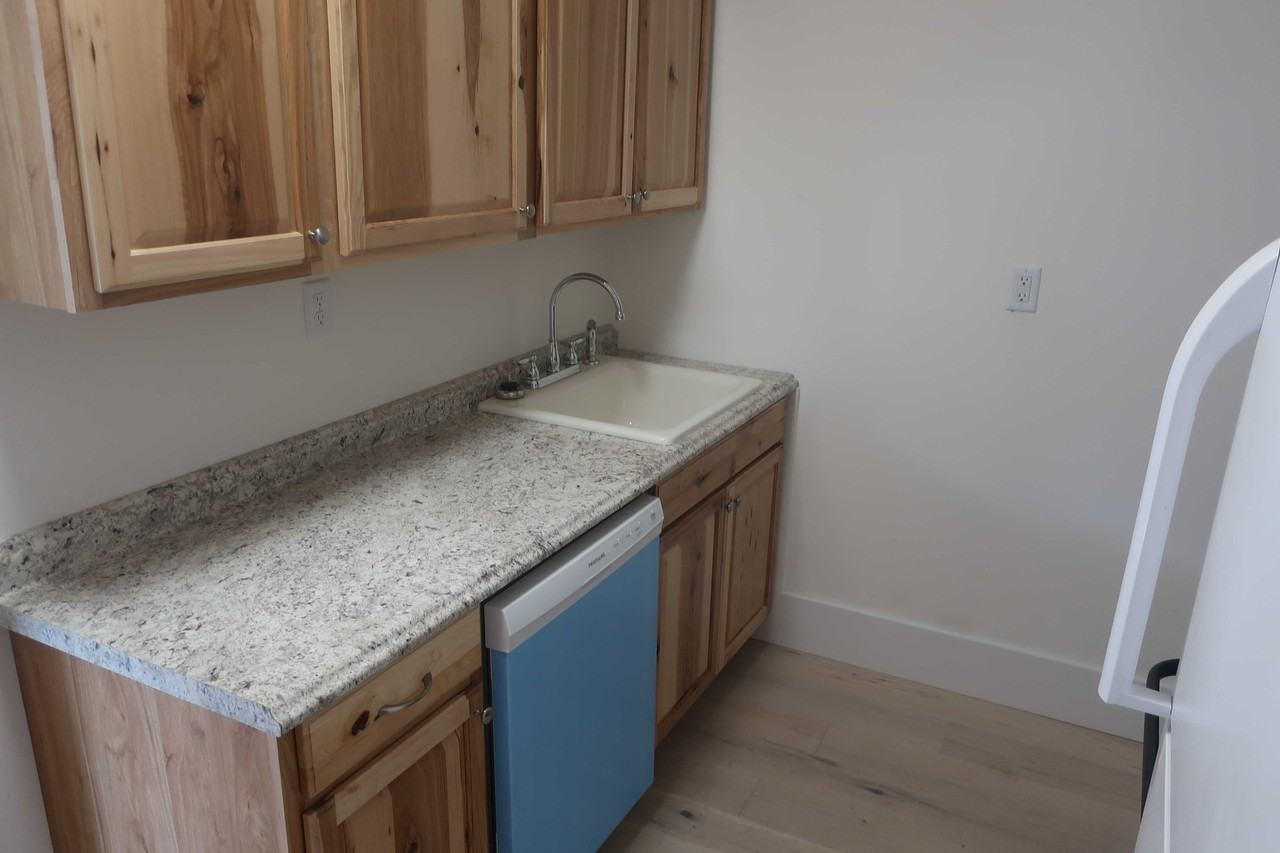 74 Jefferson St Apt 1 - Photo 3 of 13