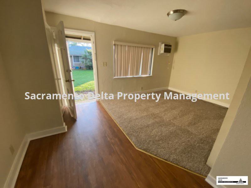 5817 15th Ave - Photo 3 of 11