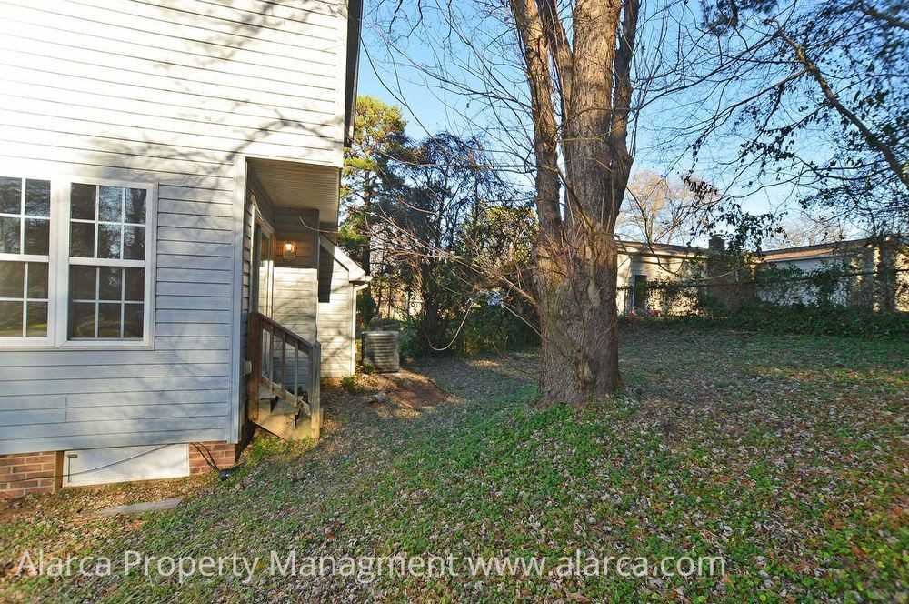 5620 Ilford Street - Photo 3 of 12