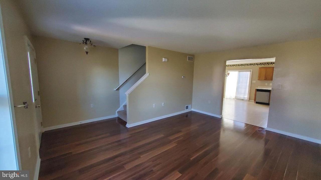 3656 Mountain Shadow Drive - Photo 3 of 25