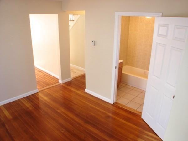 16-18 Lynde St Unit 18 - Photo 3 of 20