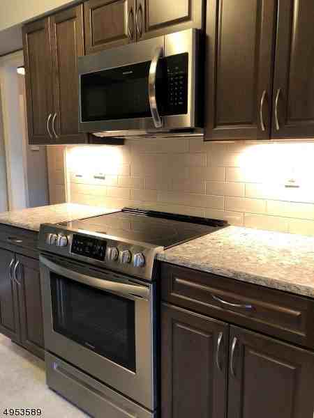 40 Iron Forge Sq - Photo 2 of 13