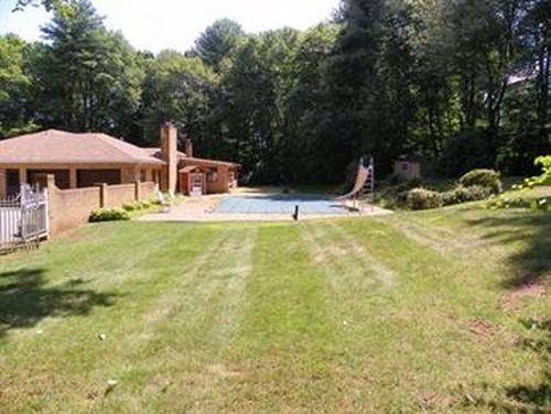 537 Rogers Avenue - Photo 2 of 8