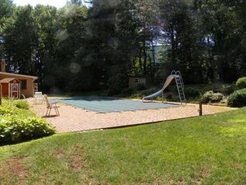 537 Rogers Avenue - Photo 3 of 8