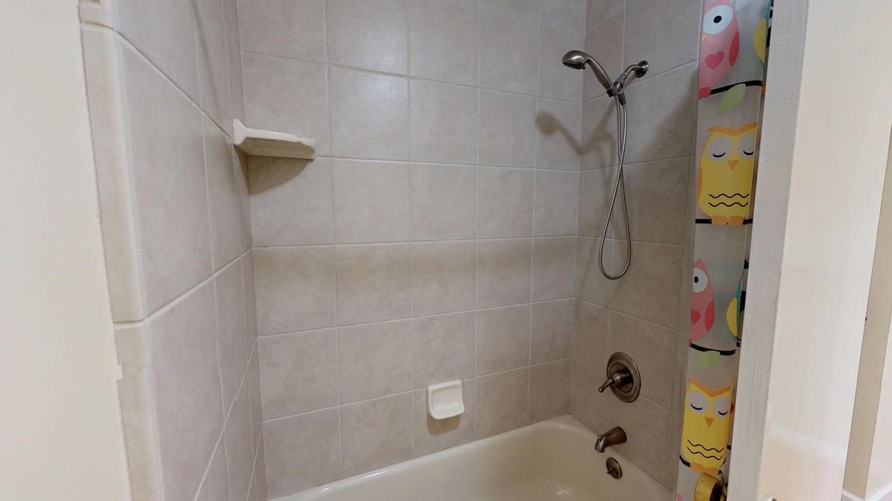 Classic Redwood City home with backyard patio - Photo 6 of 8