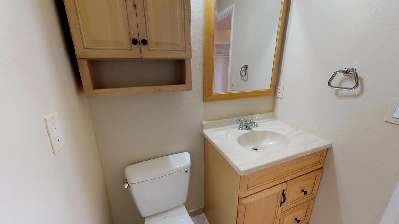 Classic Redwood City home with backyard patio - Photo 7 of 8