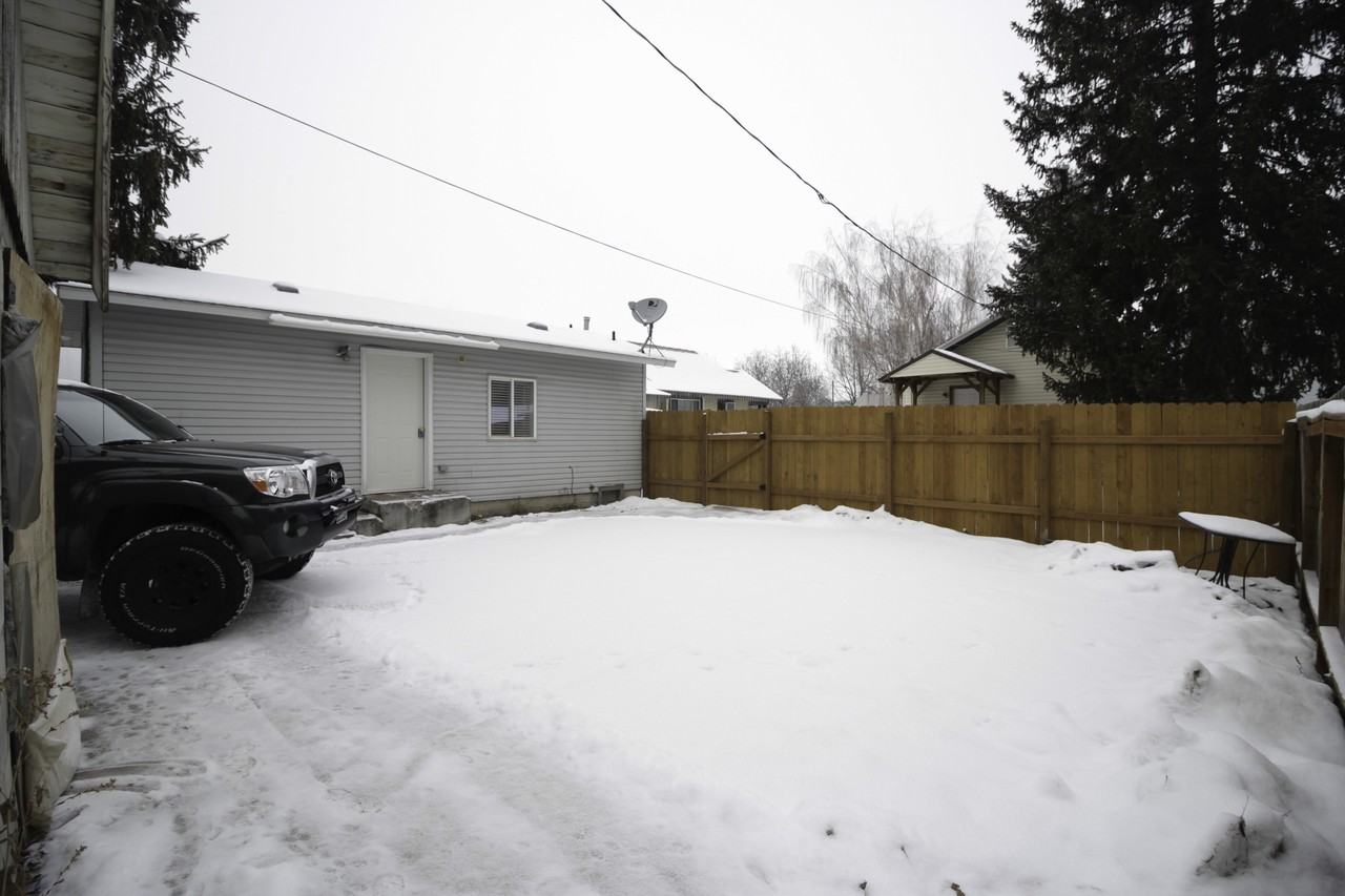 126 Whittier Street - Photo 2 of 6