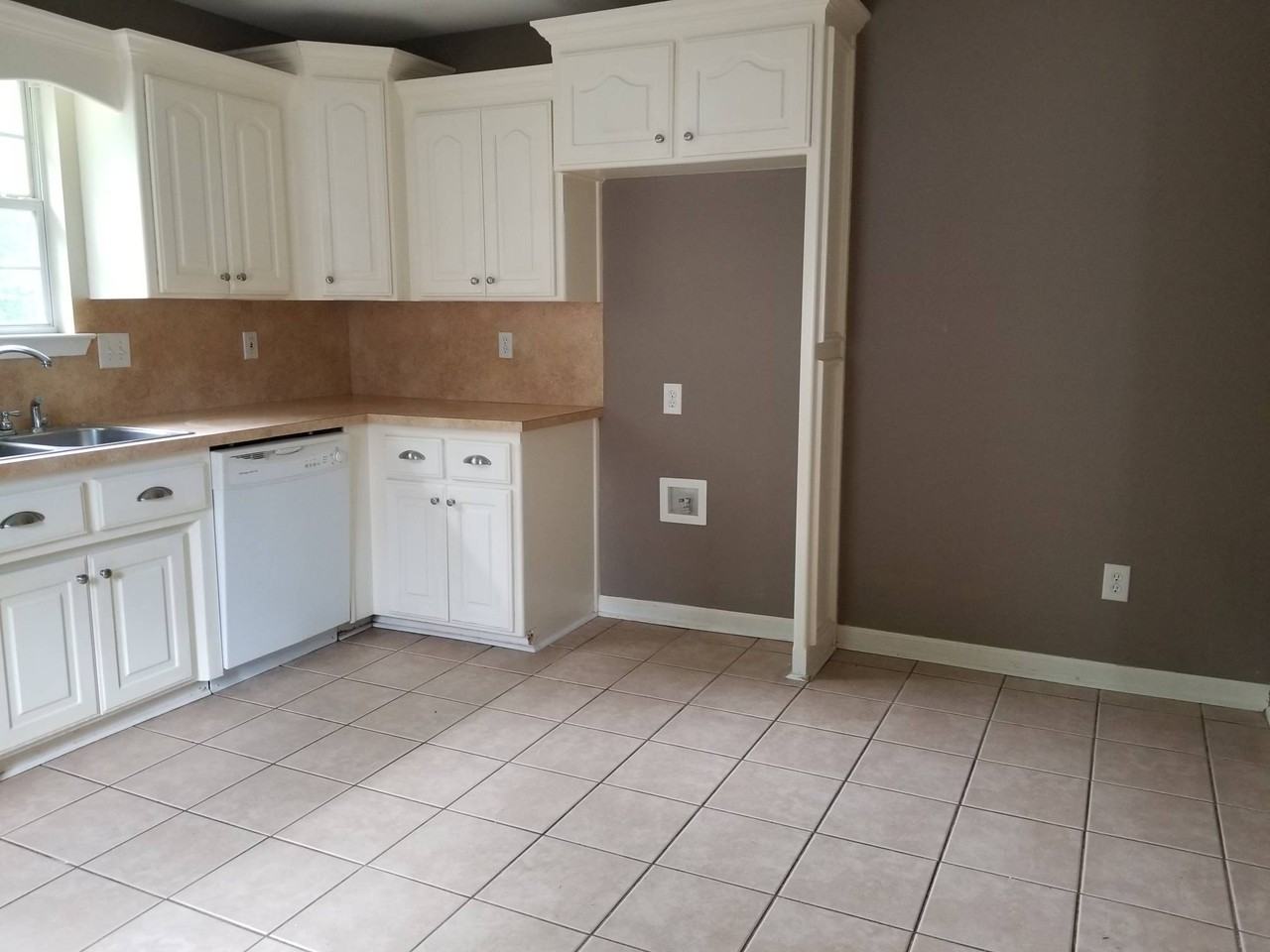 350 Peyton st - Photo 2 of 10