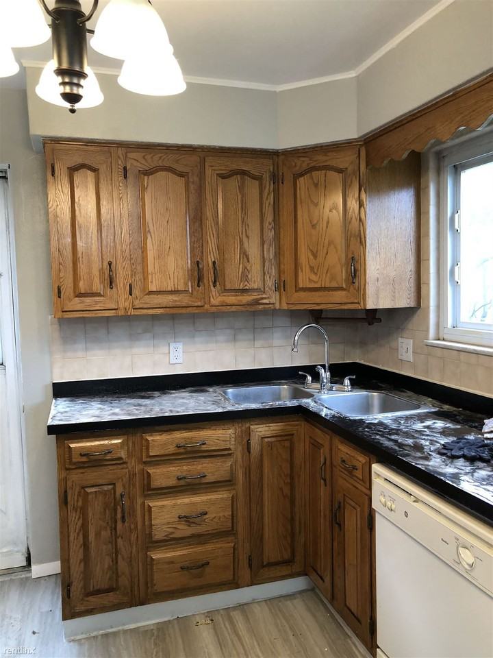 205 Oakland Ave - Photo 3 of 10