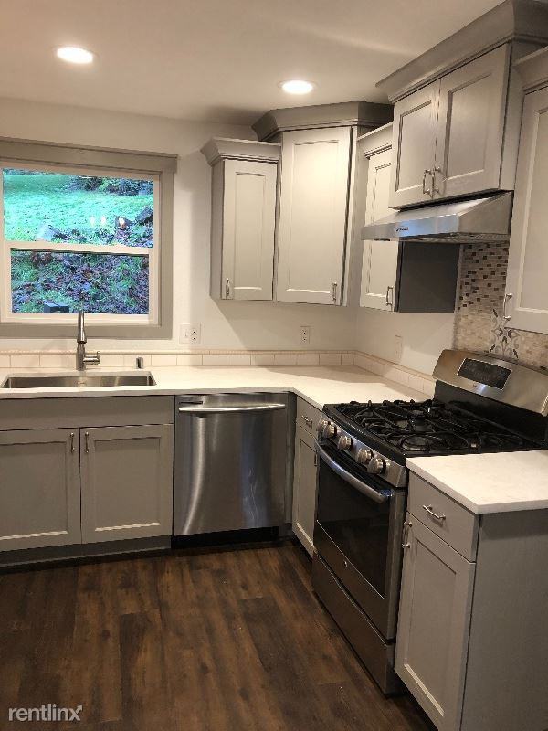 246 N Third Place Kalama Wa - Photo 2 of 9