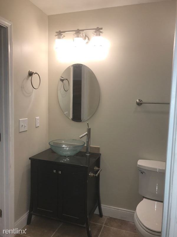 205 N 16th St 8 - Photo 3 of 9