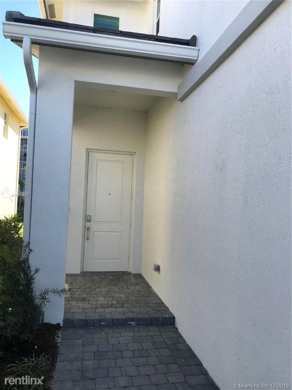 1120 Veleiros Blvd - Photo 2 of 26