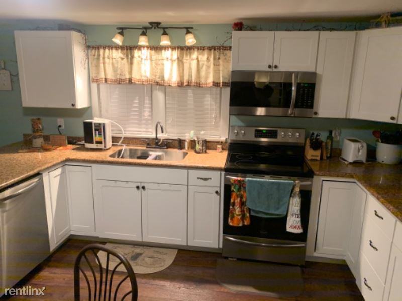 870 Mckinley St - Photo 2 of 8