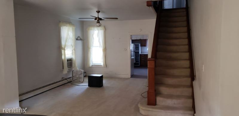 1534 W Norwegian St - Photo 2 of 4