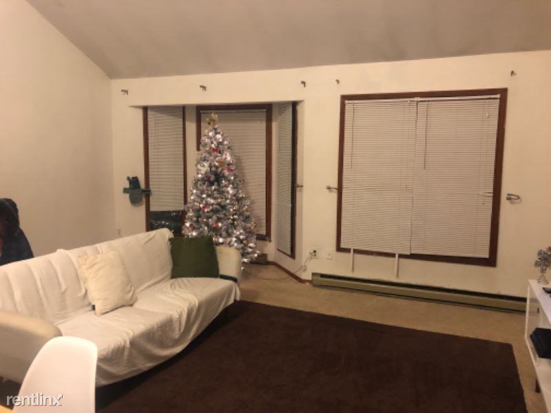 204 Jefferson St 2 - Photo 3 of 8