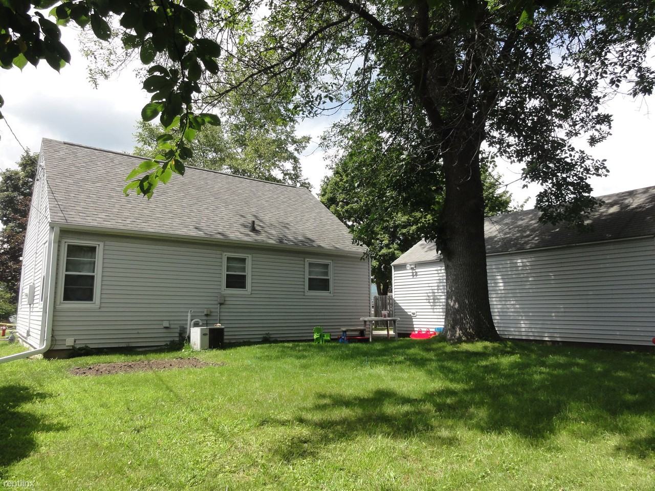 831 S Rusk Ave - Photo 2 of 3