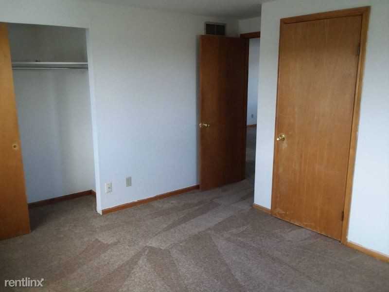 12100 County Line Rd - Photo 2 of 9