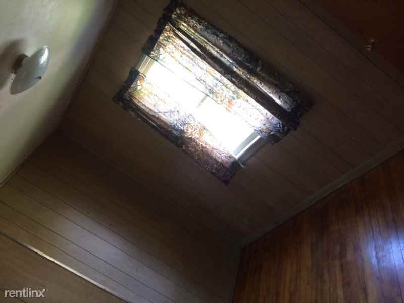 508 Jackson Street Upper - Photo 3 of 9