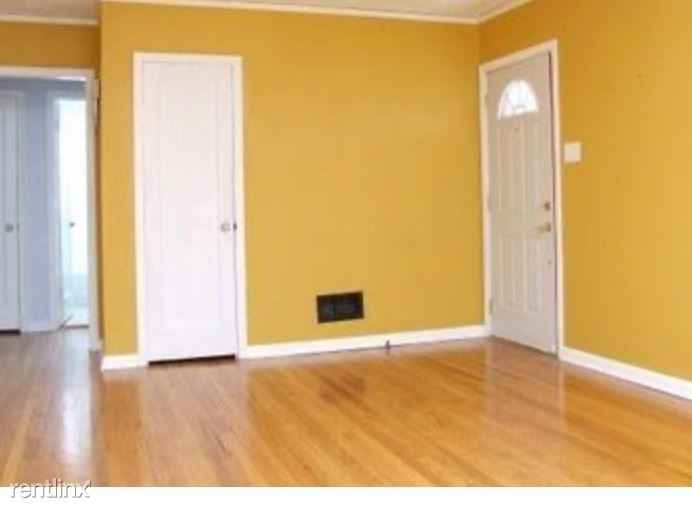 1124 Sw Collins - Photo 3 of 4