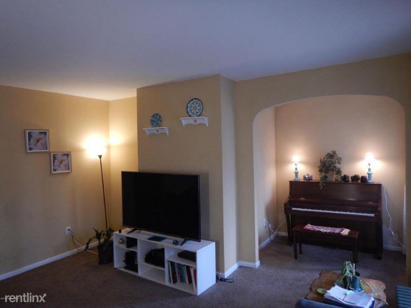 465 S River St 1 - Photo 2 of 7