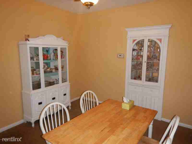 465 S River St 1 - Photo 3 of 7