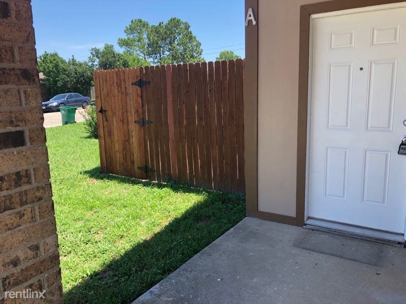 3900 Camelot St - Photo 2 of 10