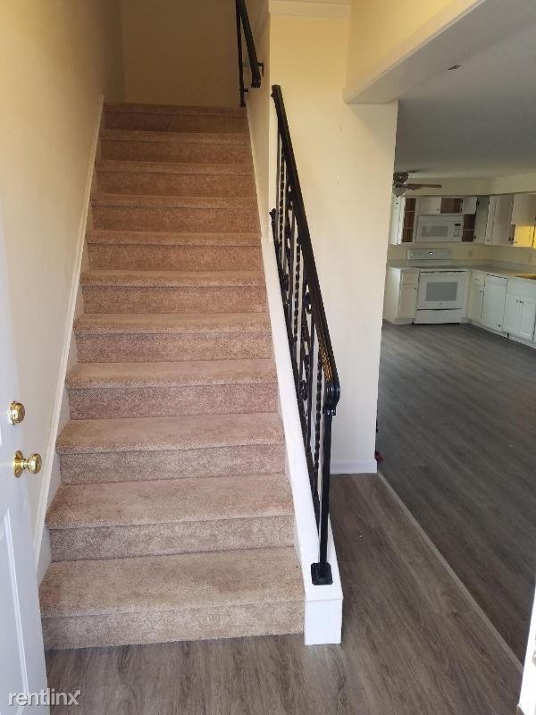 323 Birch Ave B - Photo 2 of 7