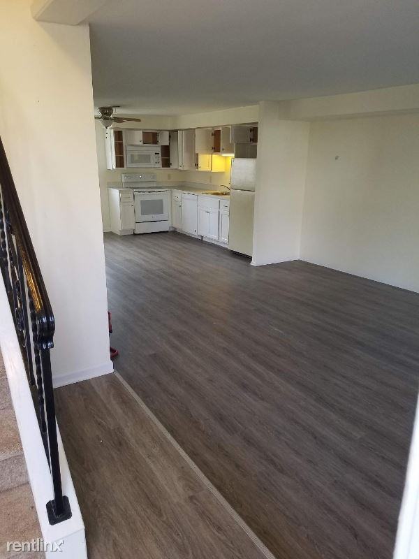 323 Birch Ave B - Photo 3 of 7