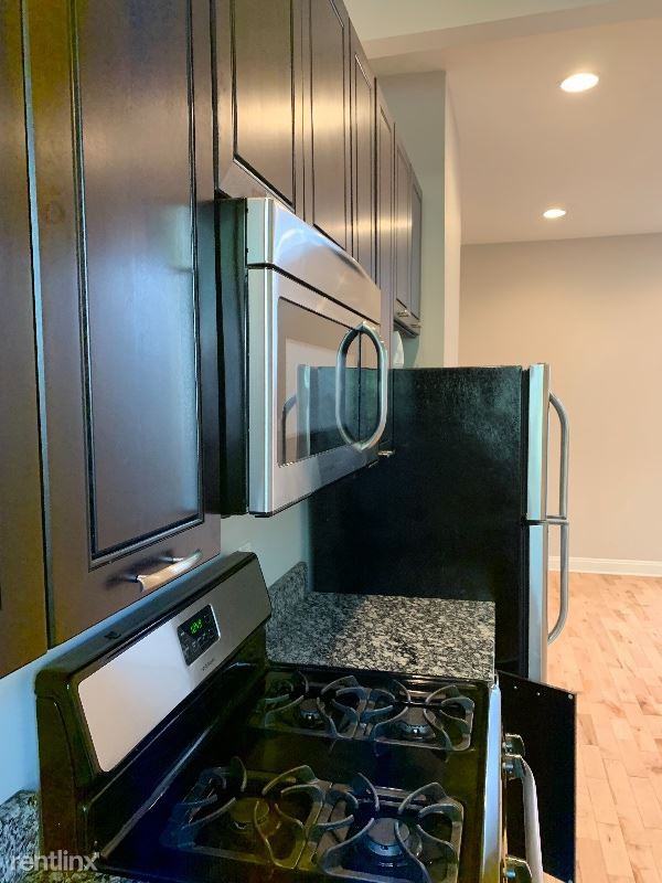 311 S Highland Ave 2 - Photo 3 of 23