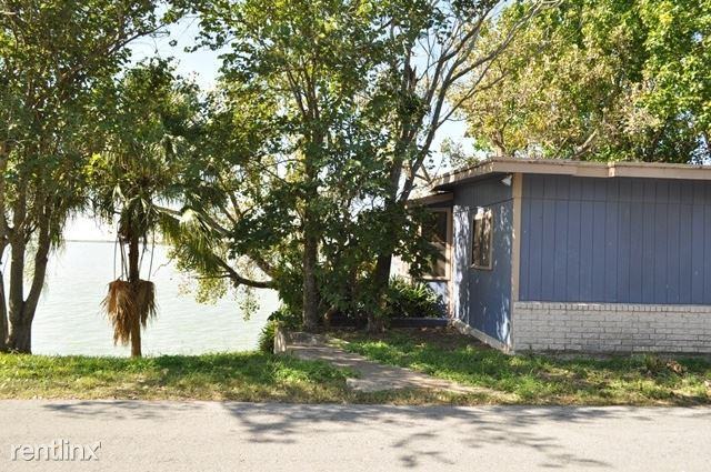 8364 Lago Vista - Photo 3 of 15