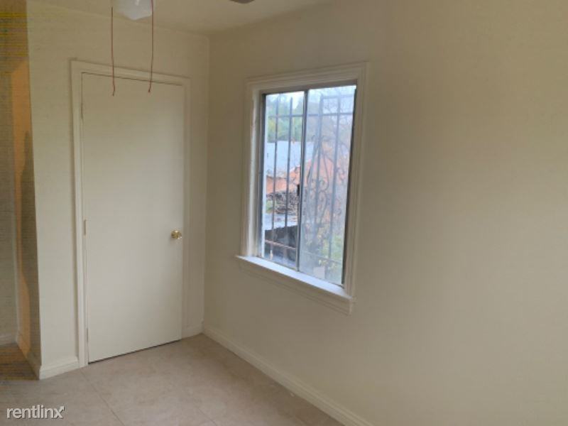 4017 1/2 #A - Photo 3 of 9