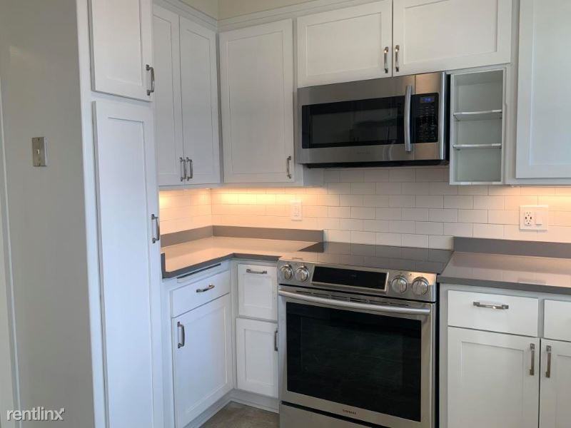 1260 N. Prospect Ave 507 - Photo 3 of 22