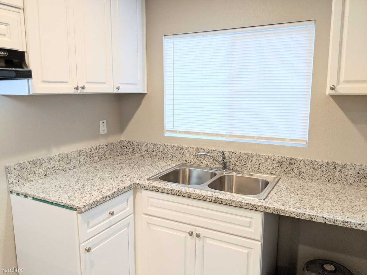 848 W 29th St - Photo 3 of 14