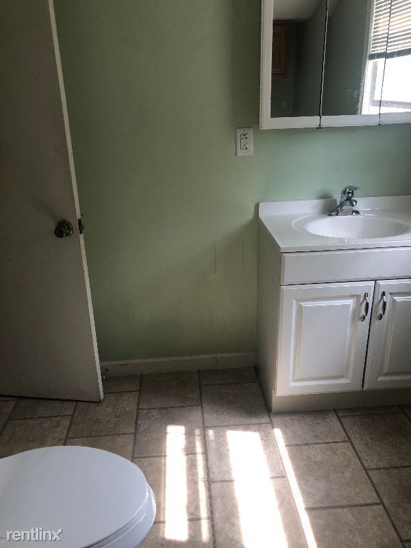 357 Lindbergh Ave 17 - Photo 3 of 9