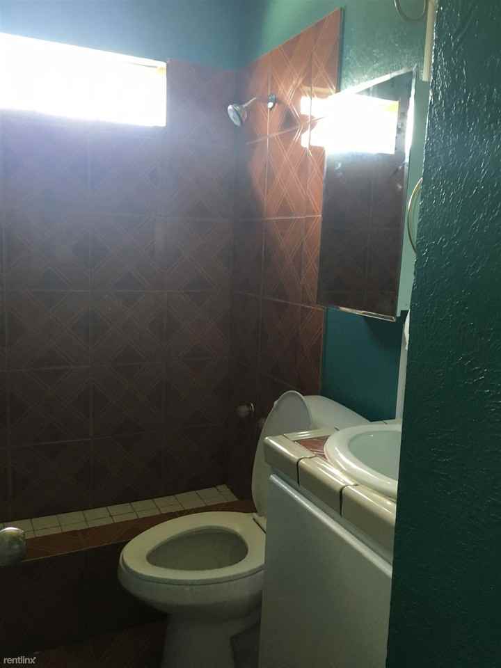 1802 Edna St - Photo 2 of 10