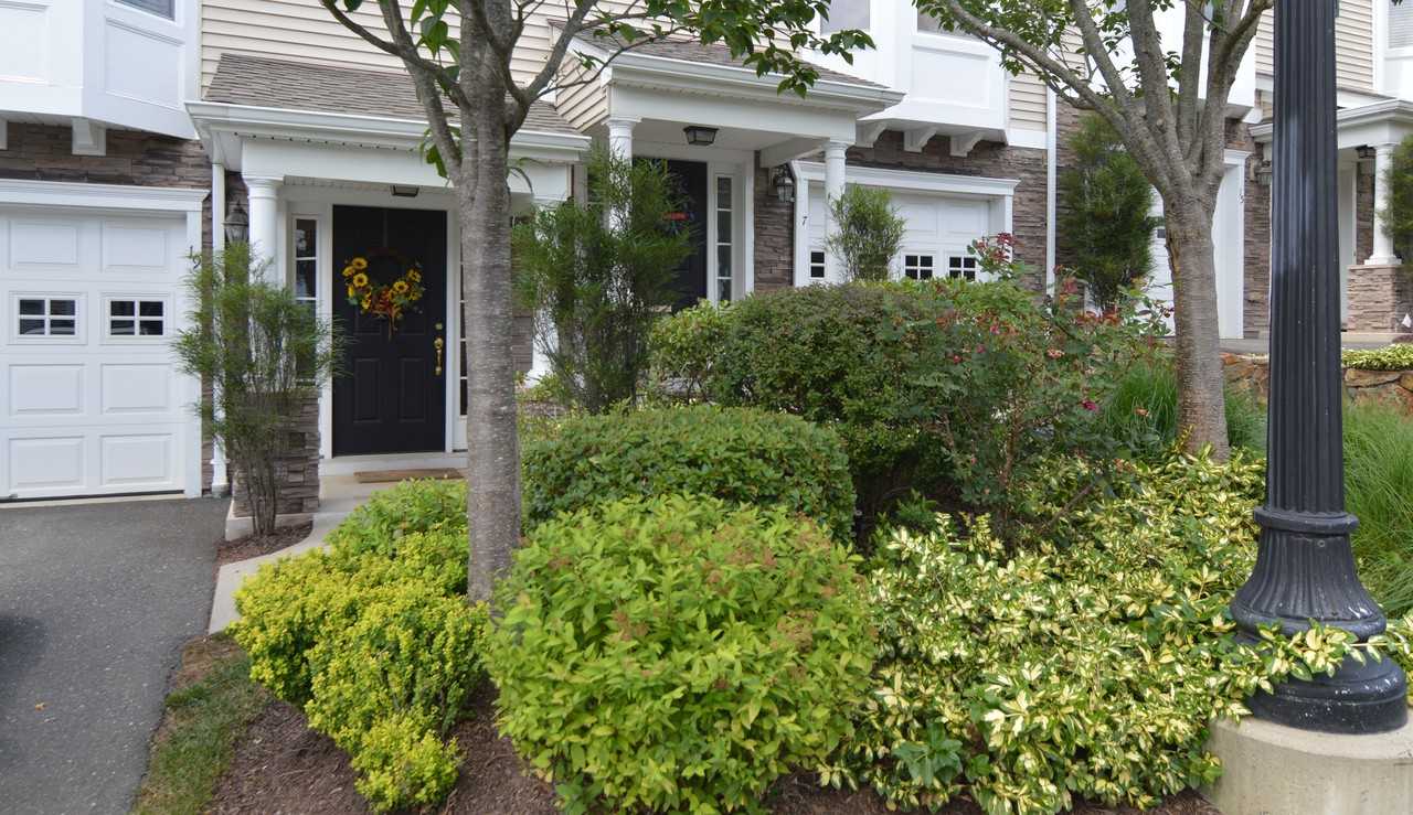 19 Ridgewood Drive - Photo 2 of 22