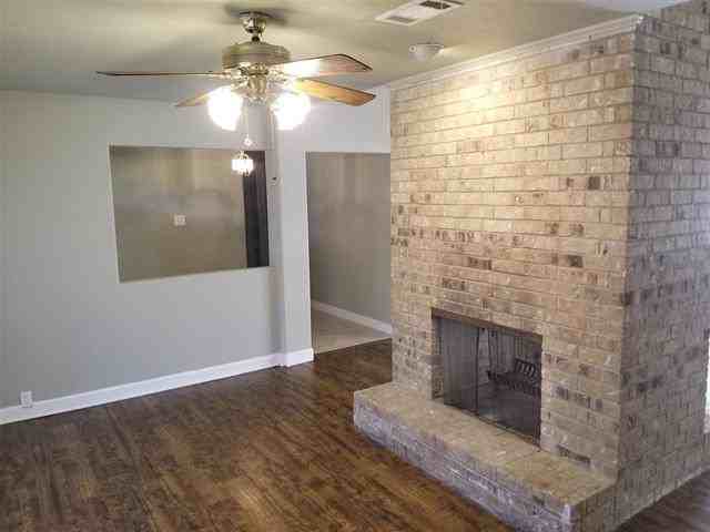 119 Pinehurst Drive - Photo 2 of 25