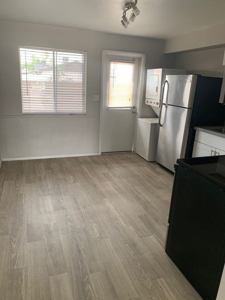 1548 West University Drive - Photo 2 of 6