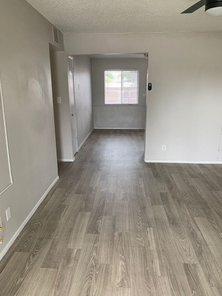 1548 West University Drive - Photo 3 of 6