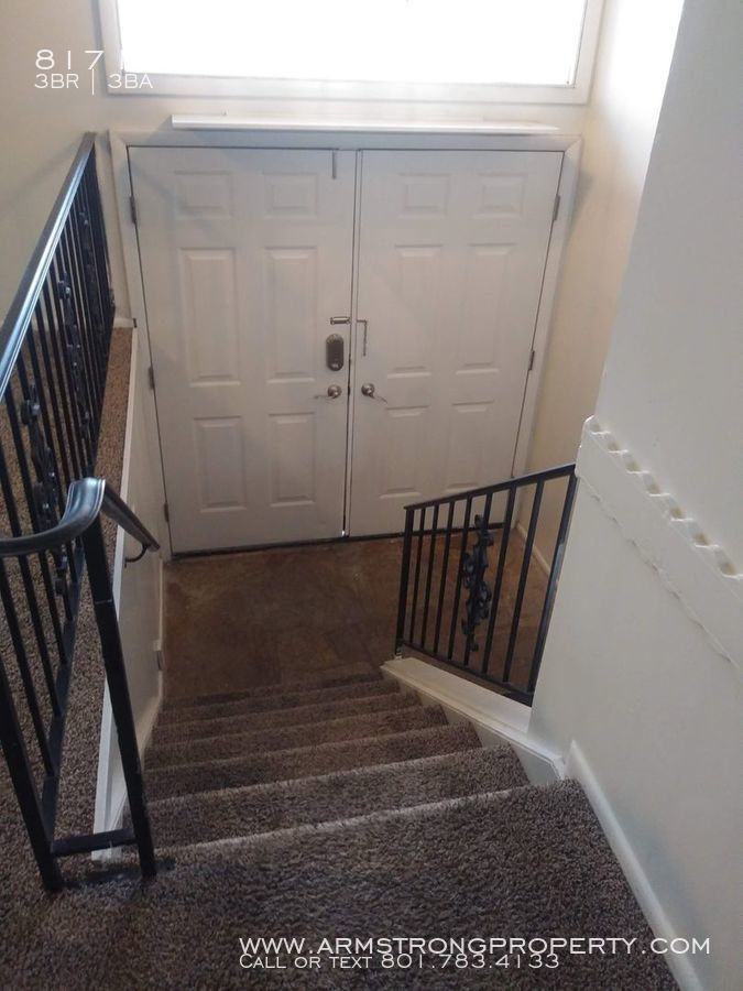 817 N 470 E - Photo 3 of 30