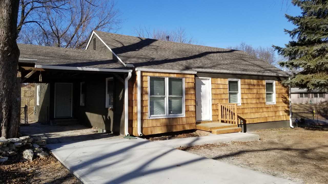 3520 Ne 54th St - Photo 3 of 36